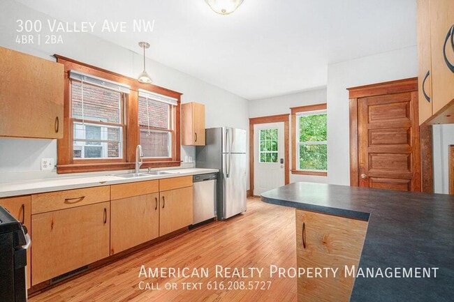 Foto del edificio - 300 Valley Ave NW