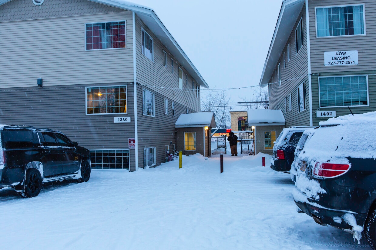 1350 W 27th Ave Unit 4, Anchorage, AK 99503 1350 W 27th Ave Anchorage, AK