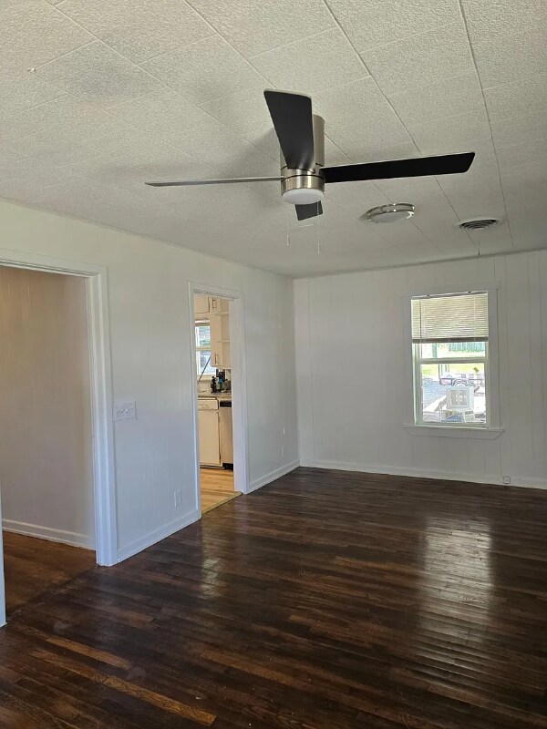 Foto del edificio - 811 E Navarro St