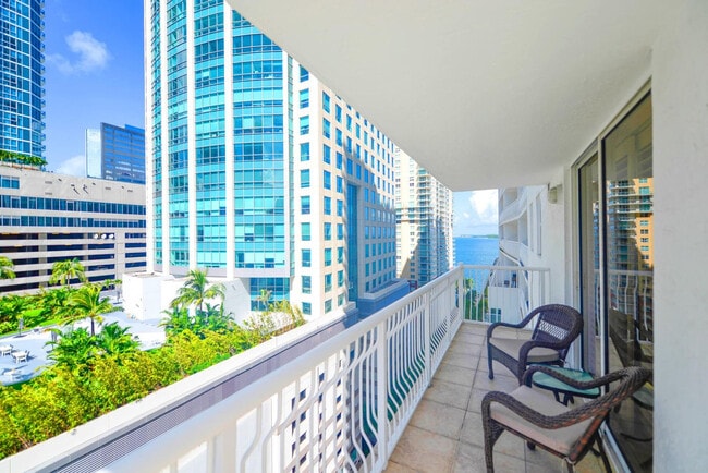 Building Photo - 1200 Brickell Bay Dr