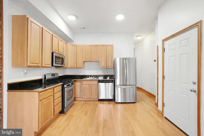 Building Photo - 1807 8th St NW