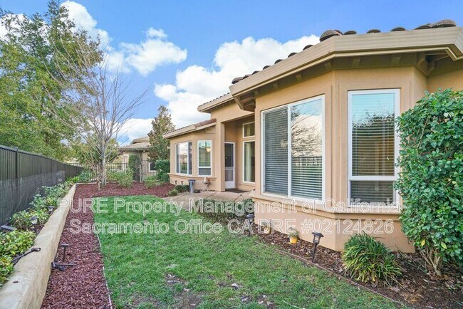 Building Photo - 815 Royal Troon Pl