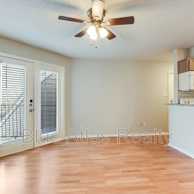 Foto del edificio - 9809 Walnut St