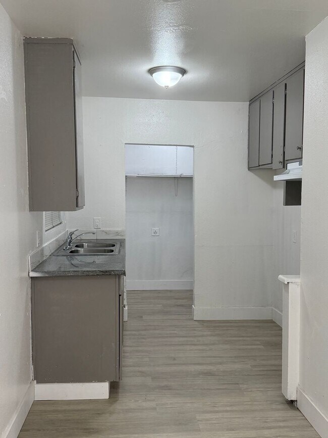 Foto del edificio - 2 bedroom apartment for rent