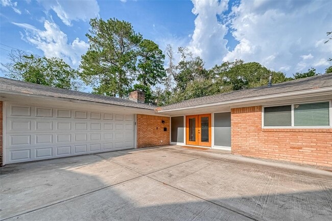 Building Photo - 10138 Hazelhurst Dr