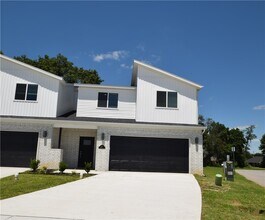 Building Photo - 668 Sun Meadows Loop