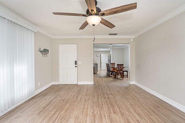 Foto del edificio - Port Orange 3 bed, 1.5 bath home directly ...