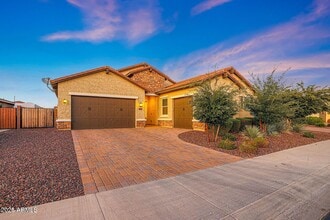 Building Photo - 18626 W Elm St