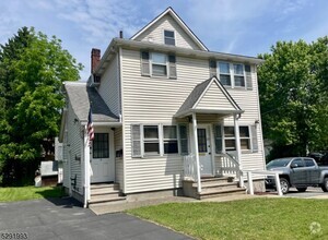 Building Photo - 72 Woodside Ave