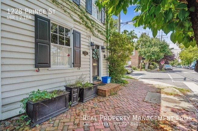 Building Photo - 1228 Prince St
