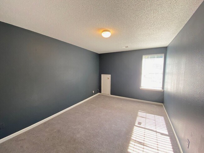 Foto del edificio - 4858 Royal Run Dr