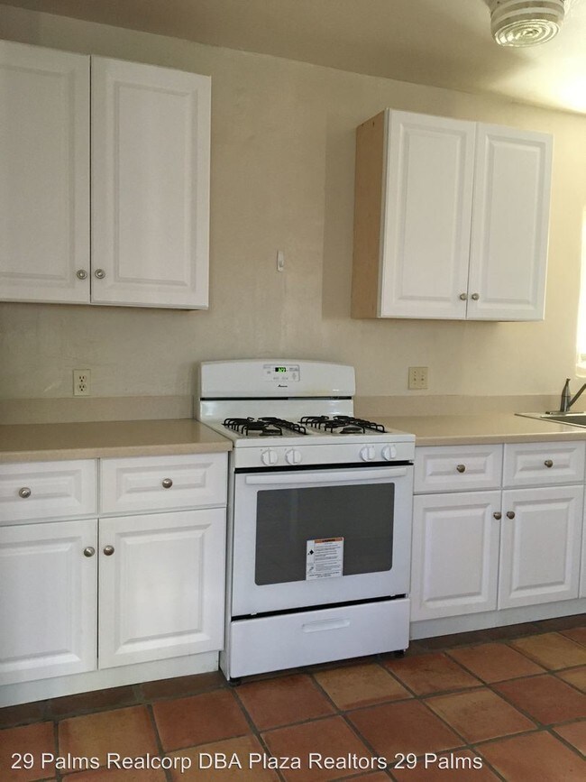 Building Photo - 73151 Adobe Cir