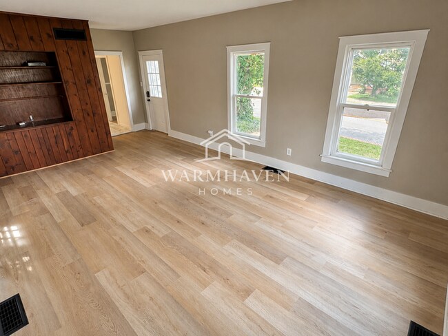 Foto del edificio - 1312 Wooster Rd W