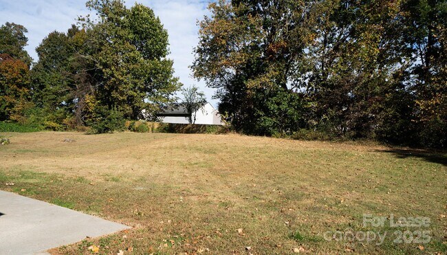 Building Photo - 2219 Heather Glen Ln