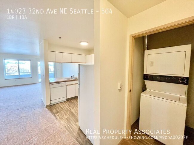 Foto del edificio - Spacious Top Floor 1-Bedroom/1-Bathroom! *...