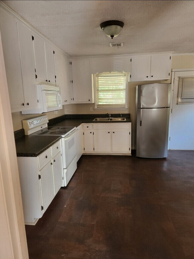 215 Brookhaven Dr, Prattville, AL 36066 House Rental in Prattville