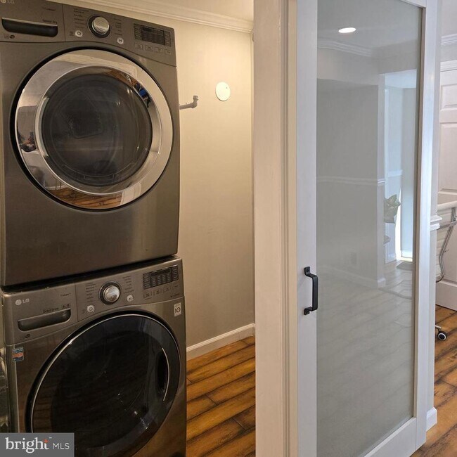 Foto del edificio - 3 Hillfield Ave