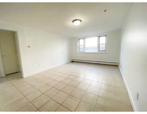 Primary Photo - 20 Miller St