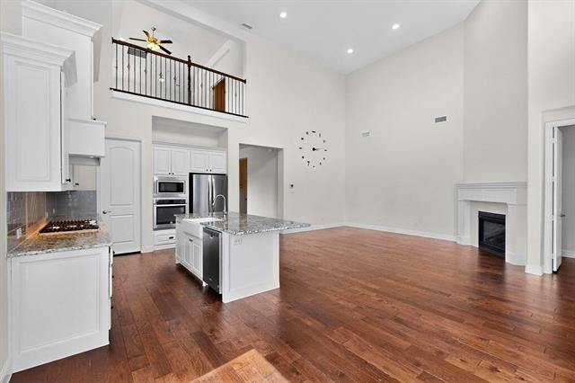 Building Photo - 6533 Mandalay Ct