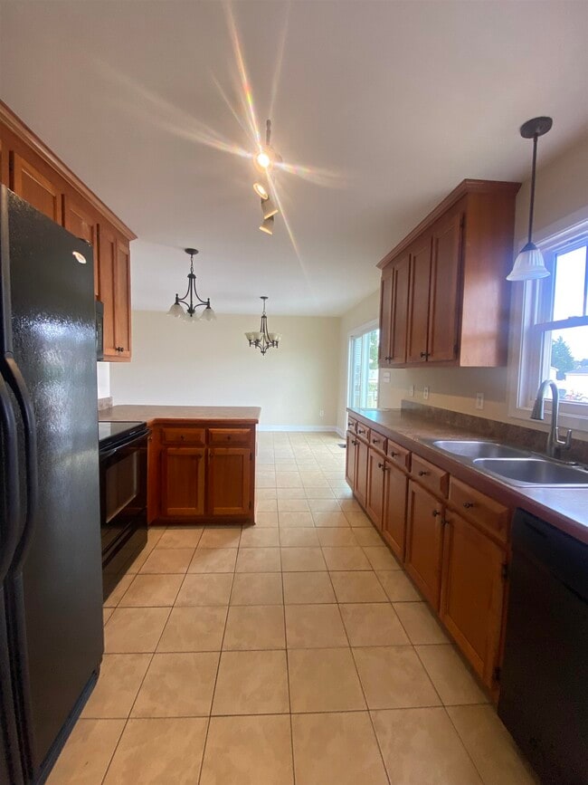 Building Photo - 18 Boulder Dr