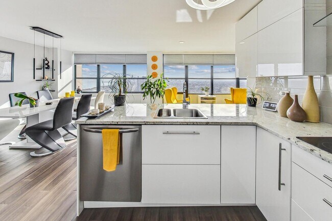 Foto del edificio - 655 W Irving Park Rd