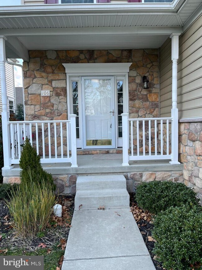 Building Photo - 106 Sirius Dr