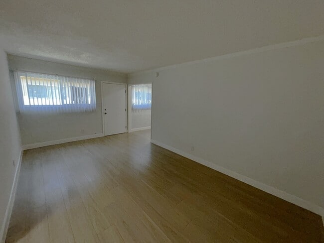 Foto del edificio - 1635-41 Normandie Ave