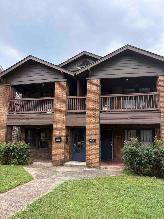 Foto del edificio - 1227 8th Ave W