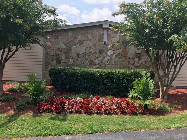 Valleyfield Apartments Apartments - 5421 Covington Hwy Decatur, GA ...