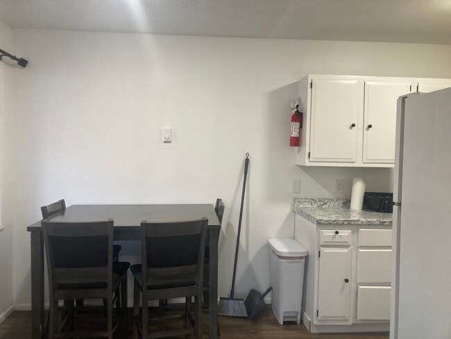 Foto del edificio - 1740 Muldoon Cir