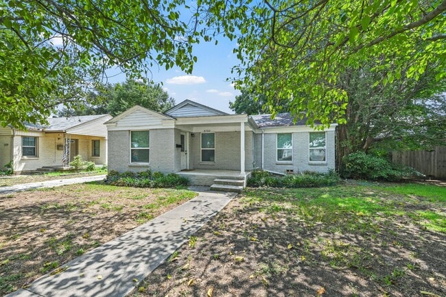 Foto del edificio - Single Family Home in 76109