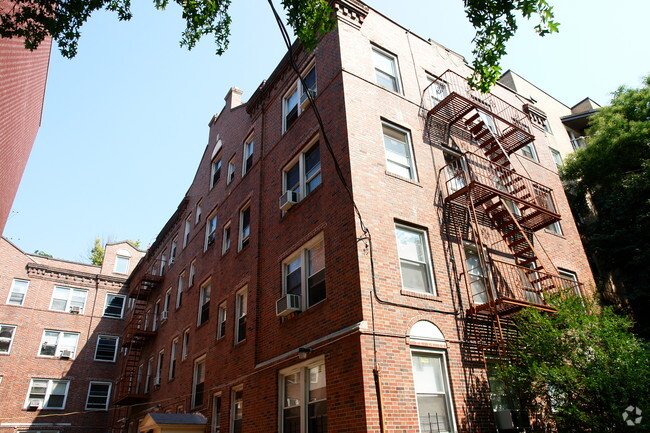 Building Photo - 143-21 Bowne St