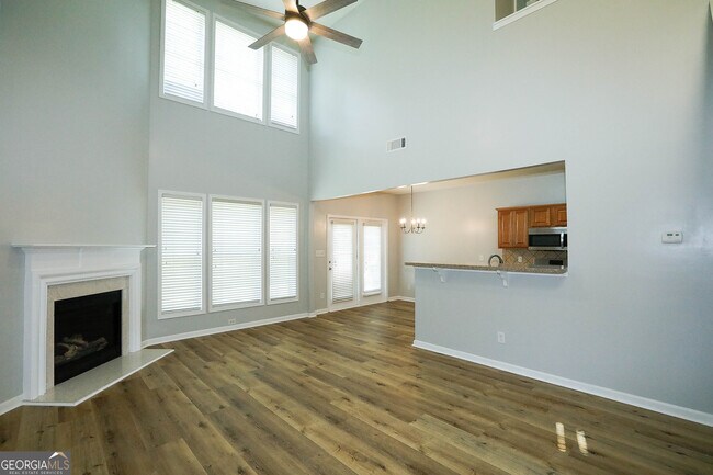 Building Photo - 2158 Staunton Dr