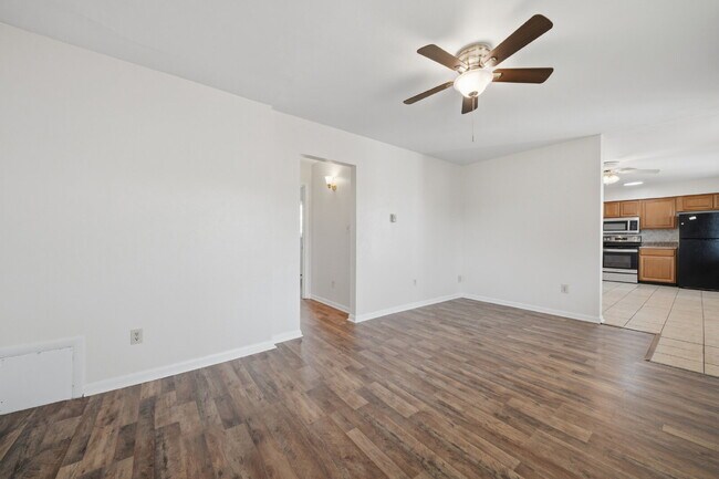 Foto del edificio - AMAZING 3 BED, 2 FULL BATH APARTMENT FOR RENT IN OCEAN VIEW!