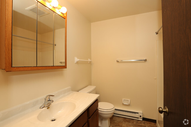 2BR, 1BA - Upper - Breckenridge Apartments