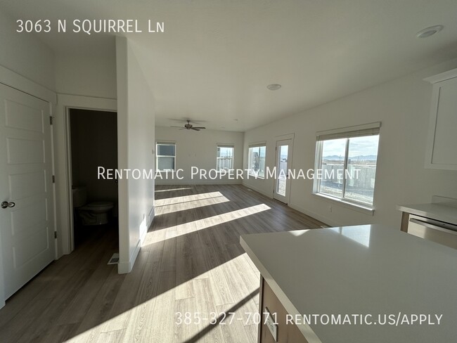 Foto del edificio - 3063 Squirrel Ln