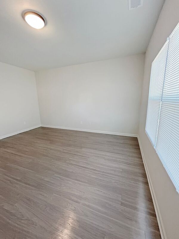 Building Photo - 1109 Goldsboro Ave