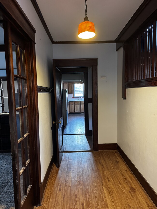 Building Photo - 611 N Palm St