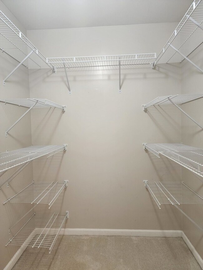 Foto del edificio - 1171 N Red Oak Cir