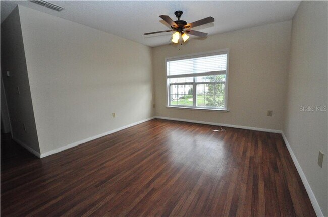Building Photo - 2031 Dixie Belle Dr