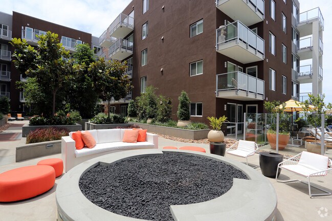 Brasero - Instrata Little Italy