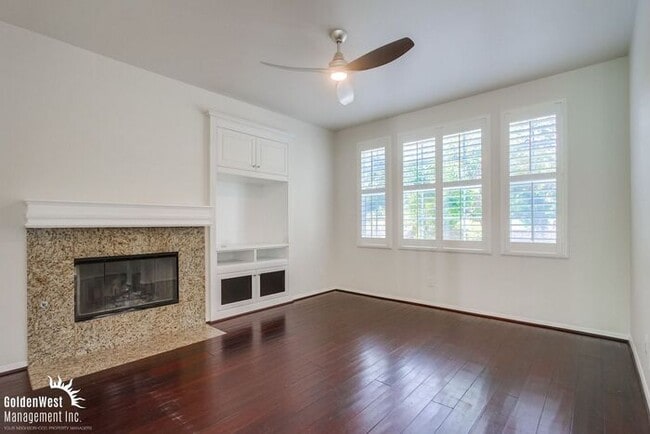 Building Photo - Gorgeous 3Bdm 2.5Ba Home in Black Mountain Ranch Neighborhood