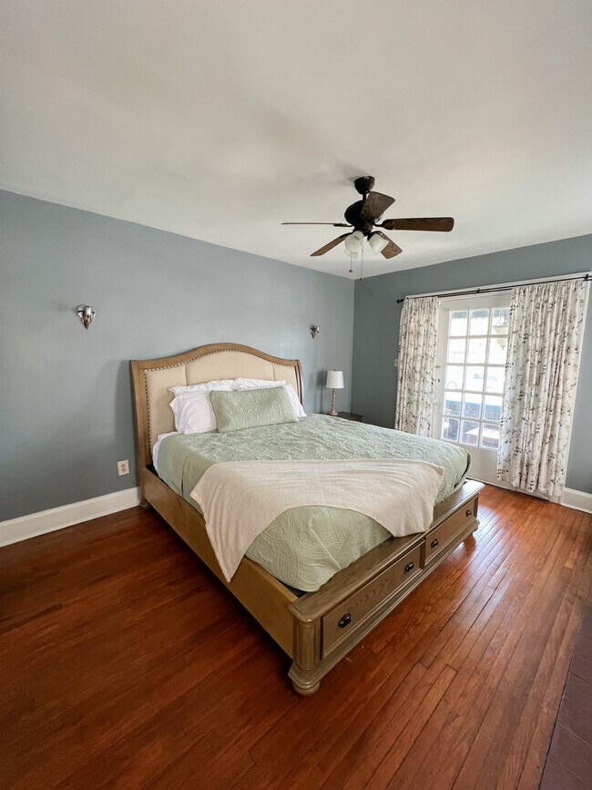 4237 Vine St, Cincinnati, OH 45217 4237 Vine St Cincinnati, OH