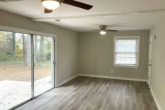 Foto del edificio - 2360 Sandgate Rd SW