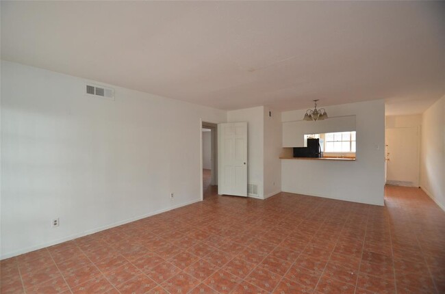 Foto del edificio - 6405 Westward St