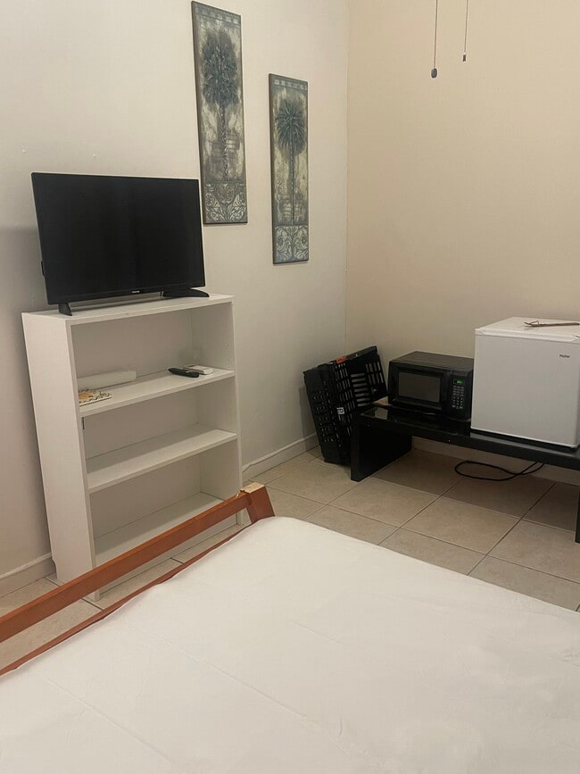 Foto del edificio - 137 SW 136th Pl