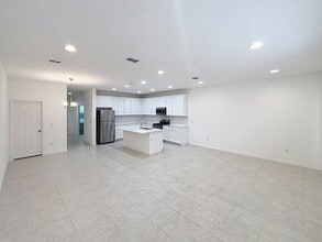 Building Photo - 6310 Goldcoast Ave