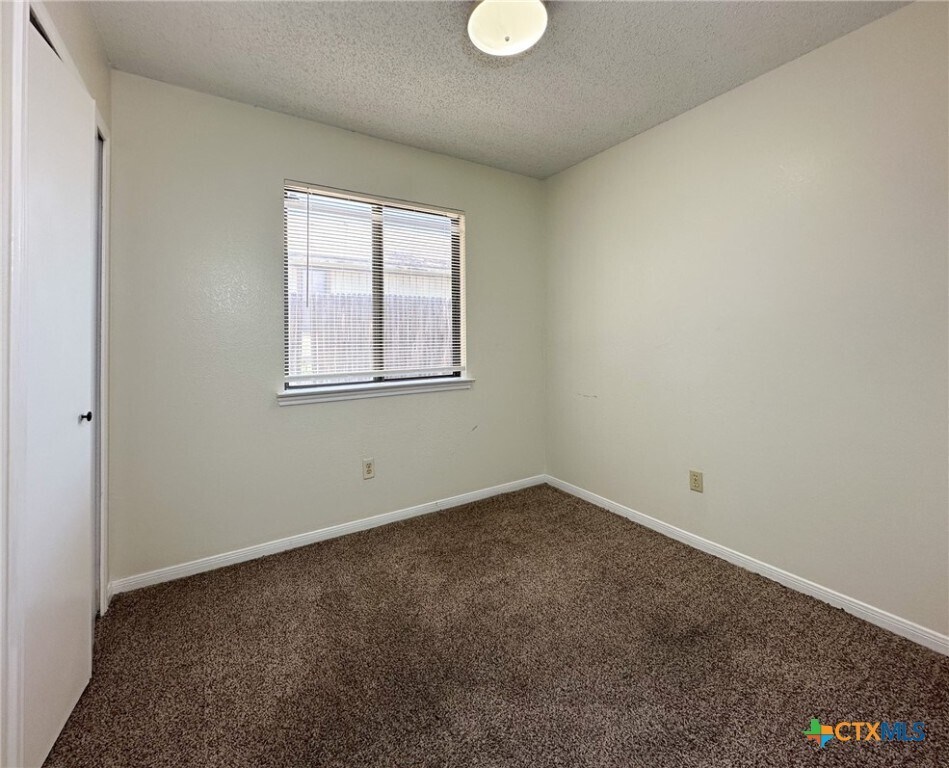 Foto principal - 2211 Barry Dr