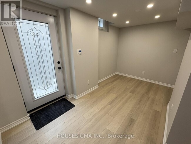Building Photo - 526 Cobblehill Dr