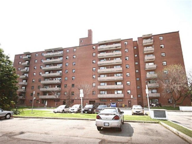 Photo du bâtiment - Westown Apartments